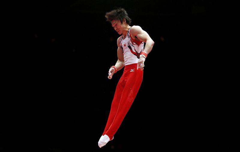 Japan's Kohei Uchimura performs his horizontal bar routine in the men's apparatus final at the World gymnastics championships at the Hydro arena in Glasgow, November 1, 2015. u00e2u20acu201d Reuters pic