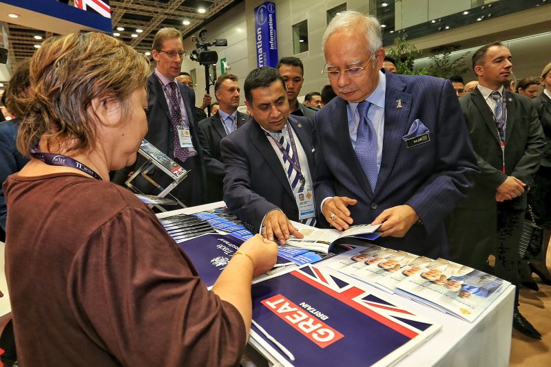 Prime Minister Datuk Seri Najib Razak visits the exhibition hall during the 11th World Islamic Economic Forum in Kuala Lumpur, November 3, 2015. u00e2u20acu2022 Picture by Saw Siow Feng