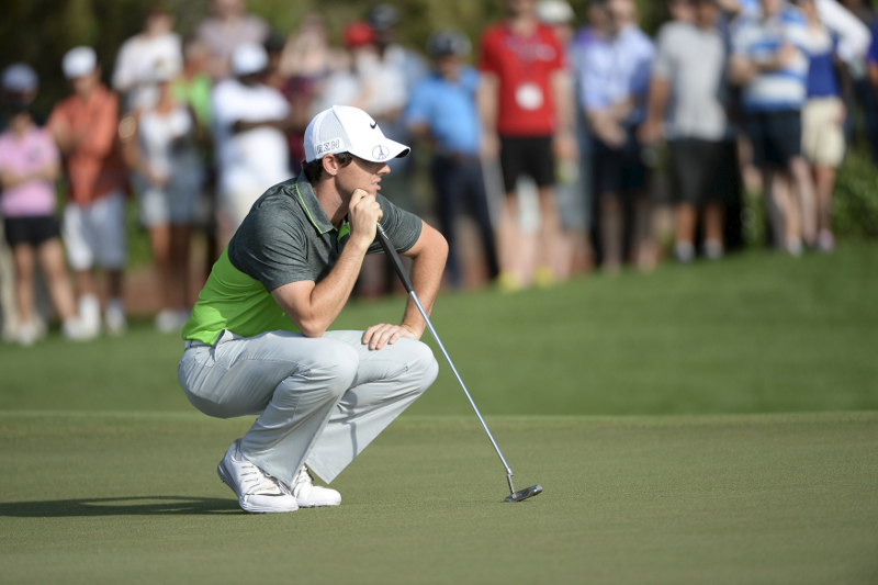 Rory McIlroy of Northern Ireland checks the 14th green during DP World Tour Championship in Dubai November 21, 2015. u00e2u20acu201d Reuters pic