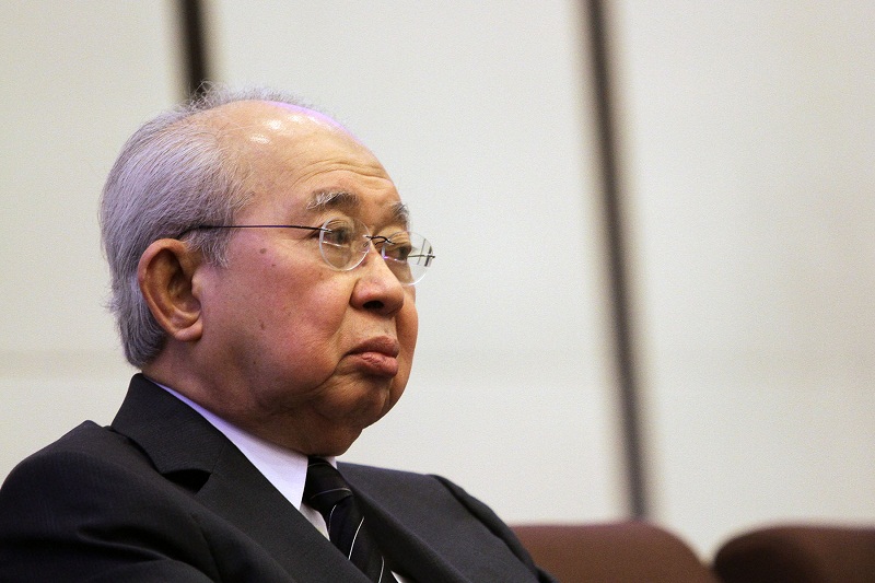 Tengku Razaleigh Hamzah at the G25 forum titled u00e2u20acu02dcIslam in a Constitutional Democracyu00e2u20acu2122 at the Persatuan Alumni Universiti Malaya (PAUM) Club House in Kuala Lumpur, December 5, 2015. u00e2u20acu201d Picture by Yusof Mat Isa