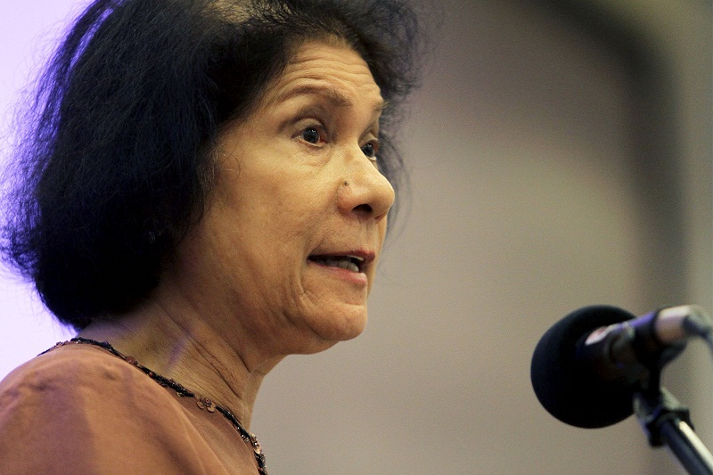 Datuk Noor Farida Ariffin speaks at the G25 forum titled u00e2u20acu02dcIslam in a Constitutional Democracyu00e2u20acu2122 at the Persatuan Alumni Universiti Malaya (PAUM) Club House in Kuala Lumpur, December 5, 2015. u00e2u20acu201d Picture by Yusof Mat Isa