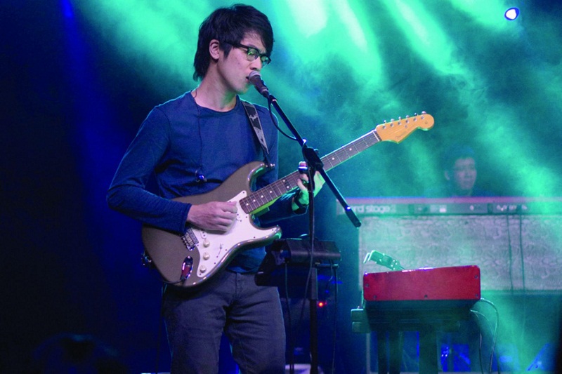 Singer-songwriter Charlie Lim takes the stage at *SCAPE The Invasion. u00e2u20acu201d TODAY pic