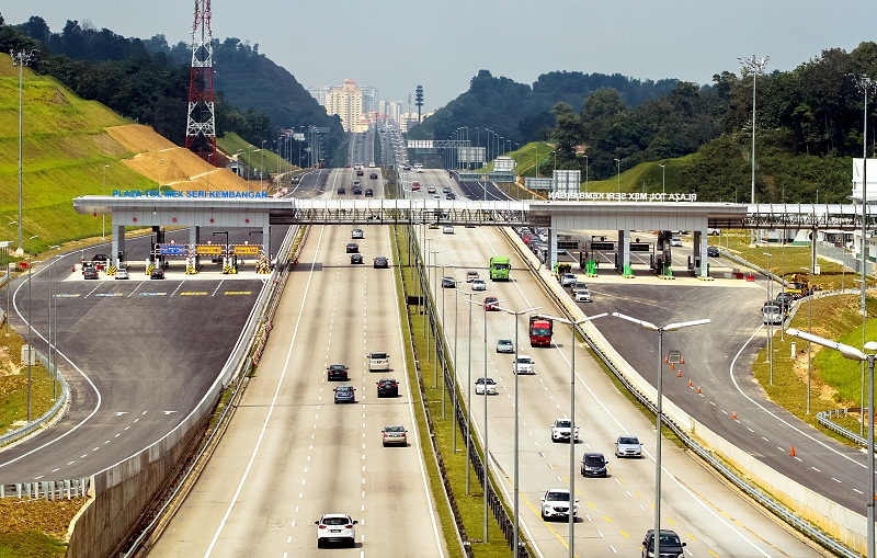 Projek pembinaan persimpangan bertingkat Seri Kembangan, Lebuhraya Kuala Lumpur u00e2u20acu201d Putrajaya (MEX). u00e2u20acu201d Foto Bernama