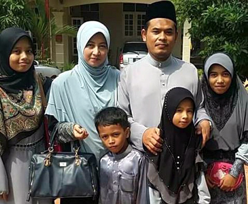 A picture of the family involved in the tragic drowning incident at the Belukar Bukit picnic site. Hulu Terengganu yesterday (December 19). Picture released December 20. u00e2u20acu201d Bernama pic