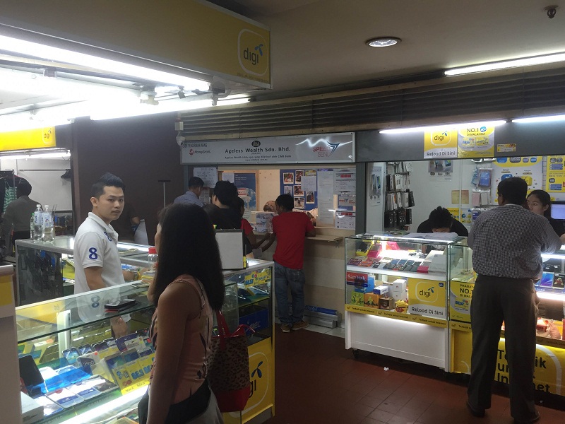  Although most of the mobile phone stores remained shuttered, other shops in the mall were operating as usual.