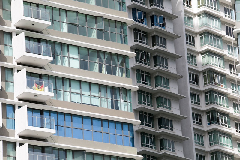 While some realtors think it is the construction nearby which has affected the prices of the condominiums here, the fact remains that some owners are willing to let go of their property at below market value. u00e2u20acu201d Picture by Choo Choy May