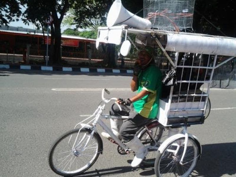 Mamang racun tikus. u00e2u20acu2022 Foto dari Gustaaf Kusno