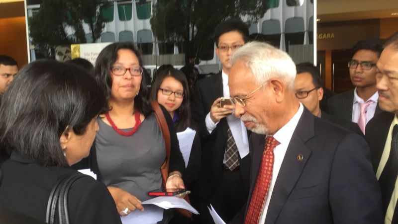 BNBBC chairman Tan Sri Shahrir Samad (right) has refused to accept a memorandum from civil society leaders on the National Security Council Bill 2015. u00e2u20acu2022 Picture by Kamles Kumar