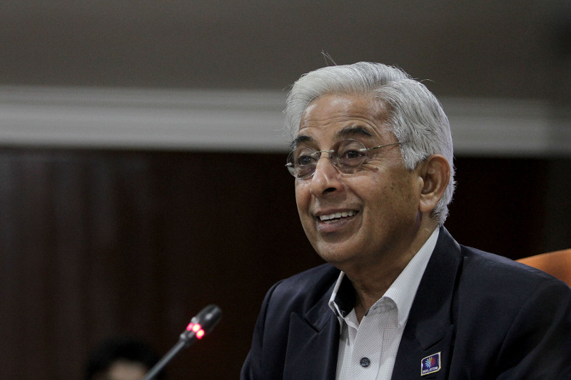 Prof Datuk Shad Saleem Faruqi speaks at a public law lecture titled u00e2u20acu02dcThe Role of the Judiciary in Upholding Fundamental Libertiesu00e2u20acu2122 at Universiti Malaya, Kuala Lumpur, December 9, 2015. u00e2u20acu201d Picture by Yusof Mat Isa