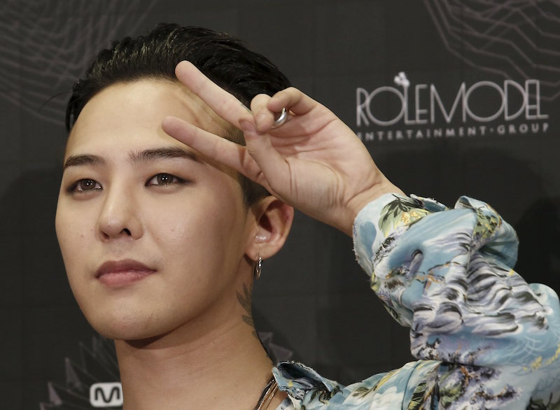 G-Dragon of Big Bang poses on the backstage after winning Artist of the Year award in 2015 Mnet Asian Music Awards (MAMA) in Hong Kong December 3, 2015. u00e2u20acu201d Reuters pic