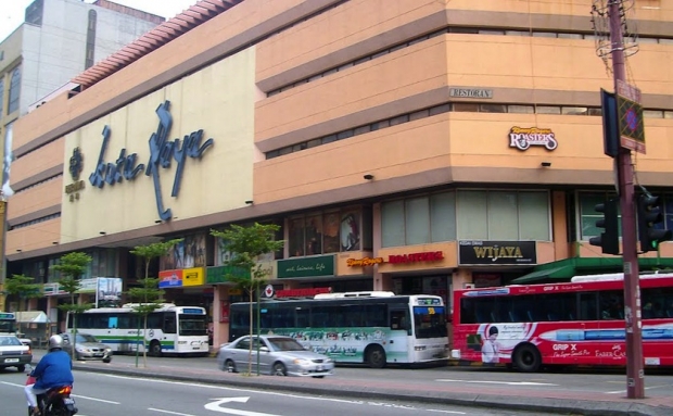 Persatuan Pengguna Islam Malaysia mendakwa ada peniaga di Kompleks Kota Raya melakukan penipuan jualan telefon bimbit. u00e2u20acu201du00c2u00a0Foto fail