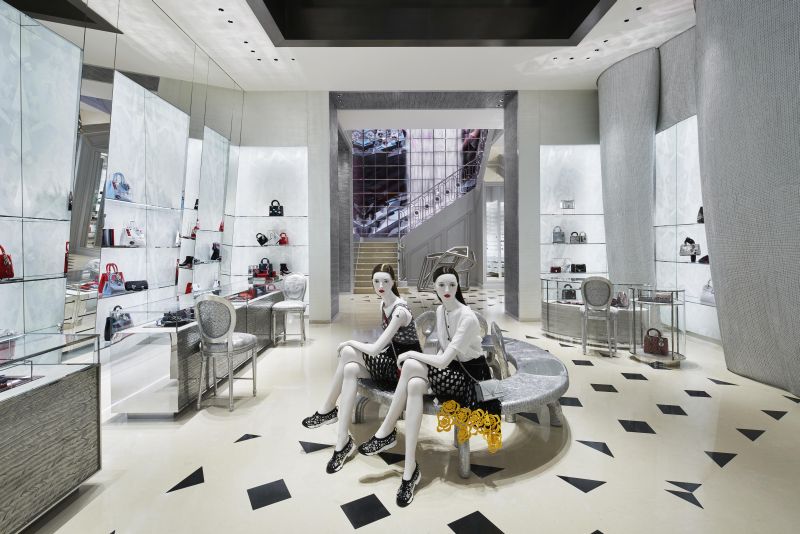 The ‘China World’ interiors blend inspiration taken from Dior’s Paris flagship, dotted with a carefully curated group of artworks by contemporary artists.©Bakas Algirdas
