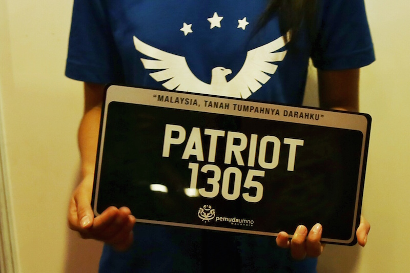 Berdepan kritikan selepas menjual plat kenderaan PATRIOT, Yayasan Patriot Negara mendakwa ia cuma mahu menyemarakkan lagi semangat cintakan negara. u00e2u20acu2022 Foto oleh Siow Feng Saw