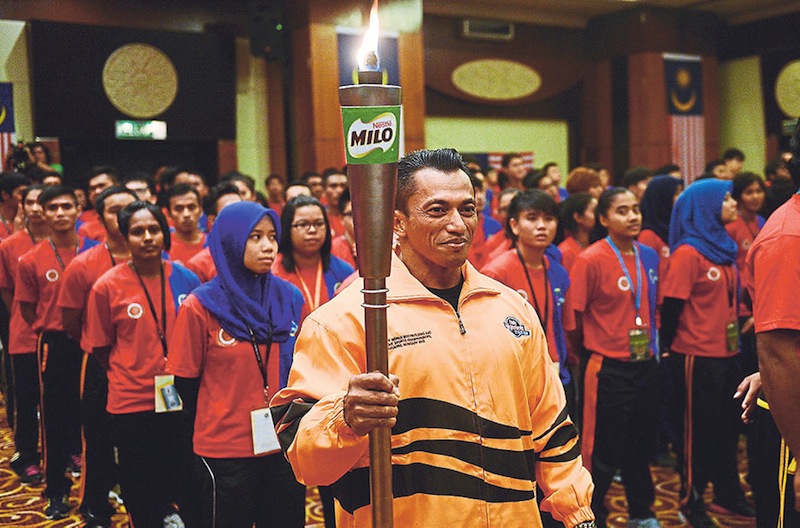 Sazali leads the Malaysian contingent to Myanmar for the 2013 SEA Games. u00e2u20acu201d File pic