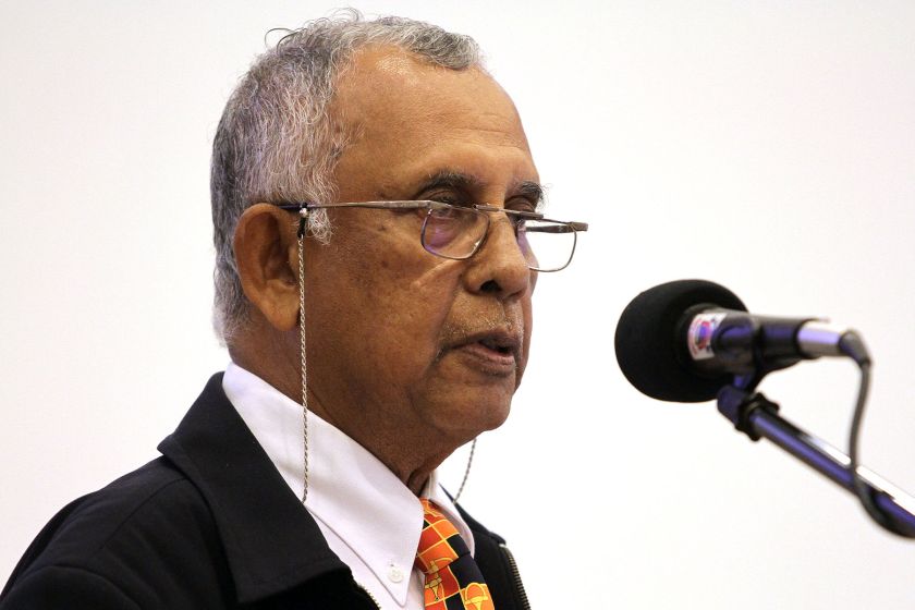 Tan Sri Mohd Sheriff Kasim is one of the speakers at the G25 Forum on u00e2u20acu02dcIslam in a Constitutional Democracyu00e2u20acu2122 at the Persatuan Alumni Universiti Malaya (PAUM) Club House in Kuala Lumpur. u00e2u20acu201d Picture by Yusof Mat Isa