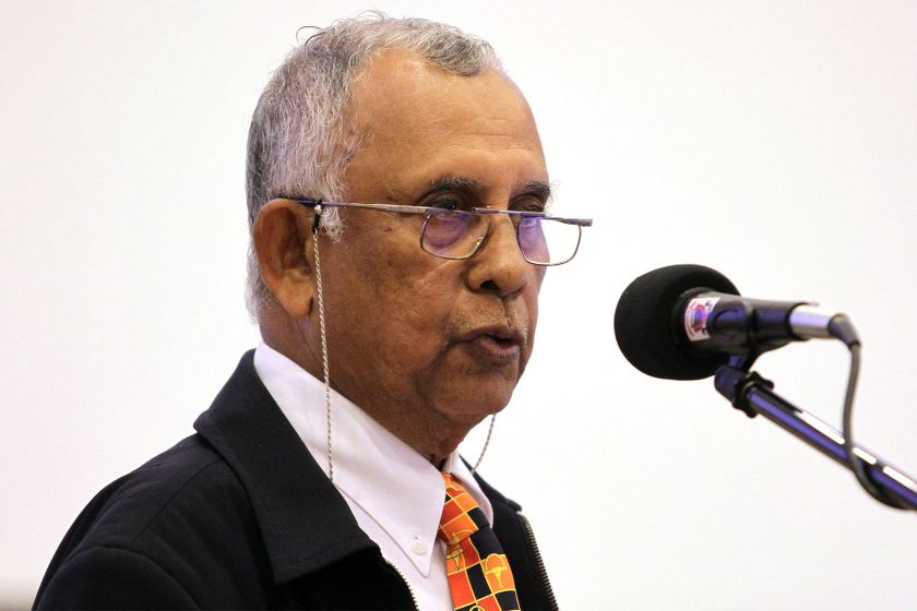 Tan Sri Mohd Sheriff Kasim is one of the speakers at the G25 Forum on u00e2u20acu02dcIslam in a Constitutional Democracyu00e2u20acu2122 at the Persatuan Alumni Universiti Malaya (PAUM) Club House in Kuala Lumpur. u00e2u20acu201d Picture by Yusof Mat Isa