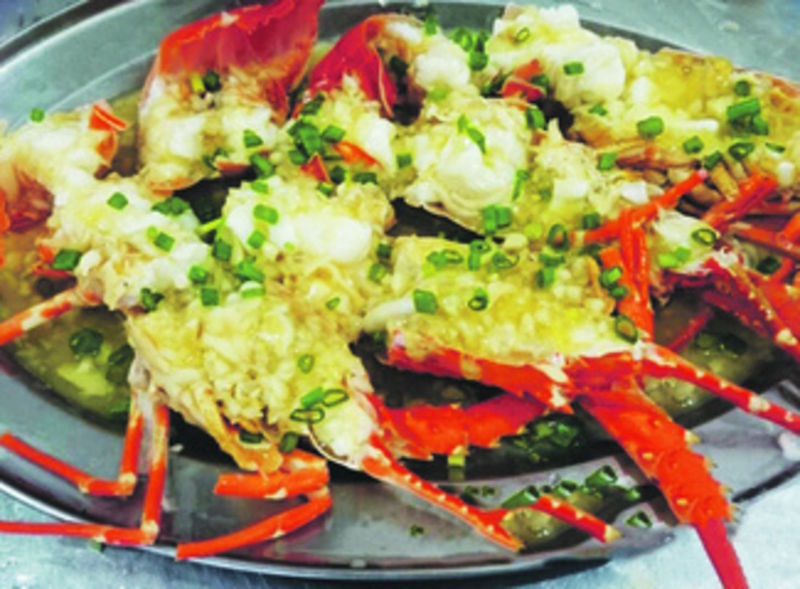 Steamed lobster with garlic at Smith Marine Kelong Restaurant. — Smith Marine pic