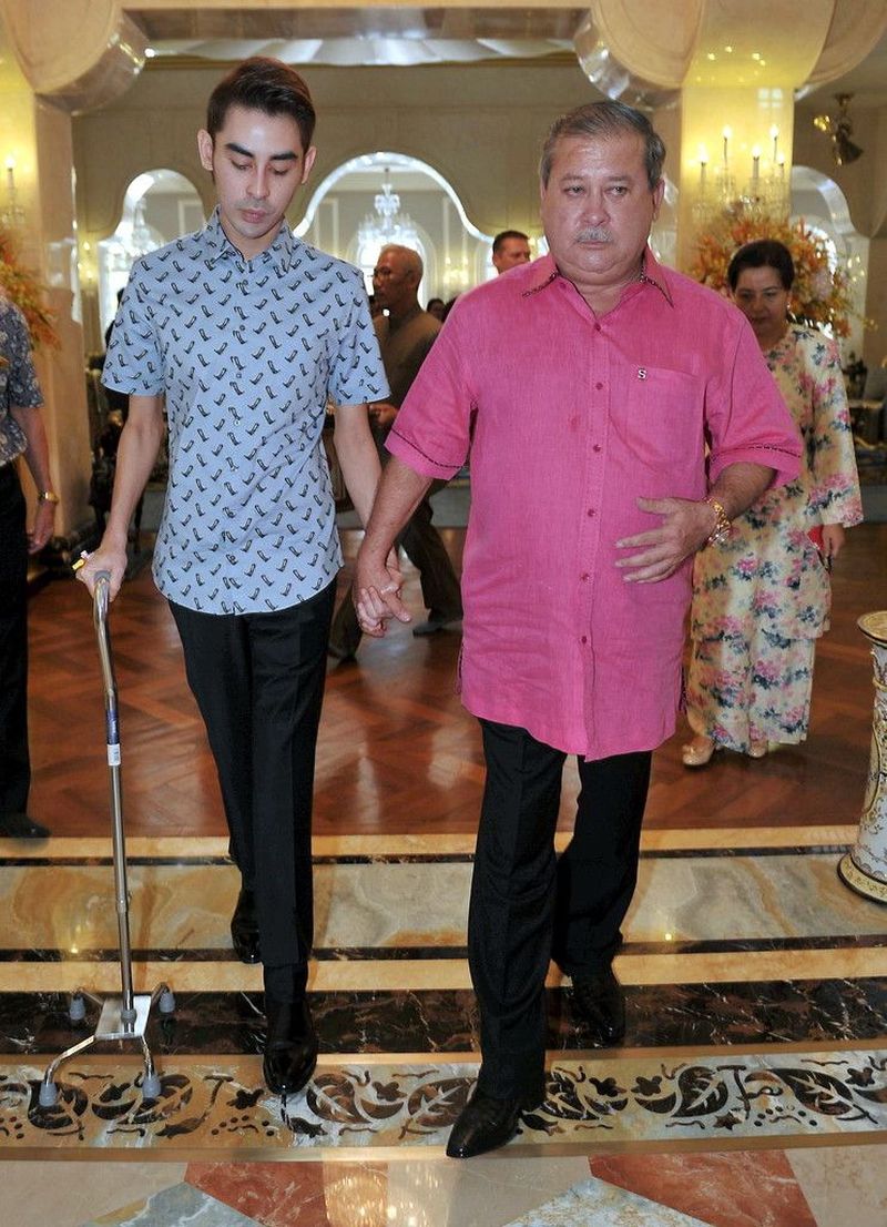 Tunku Laksamana Johor, Tunku Abdul Jalil Sultan Ibrahim (left) passed away yesterday at the Sultanah Aminah Hospital here, due to cancer. u00e2u20acu2022 Bernama pic