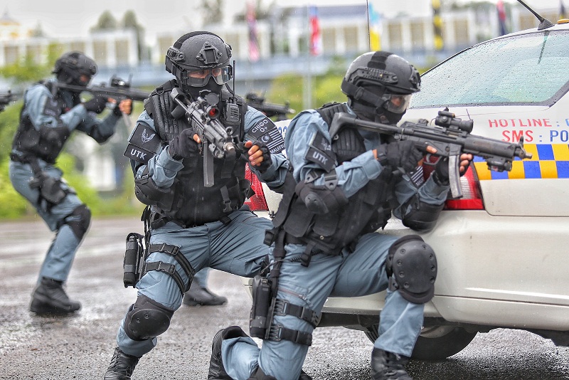 The Special Action Unit (UTK) in action during the 41st Special Actions Unit Anniversary Celebration in Cheras, January 1, 2016.