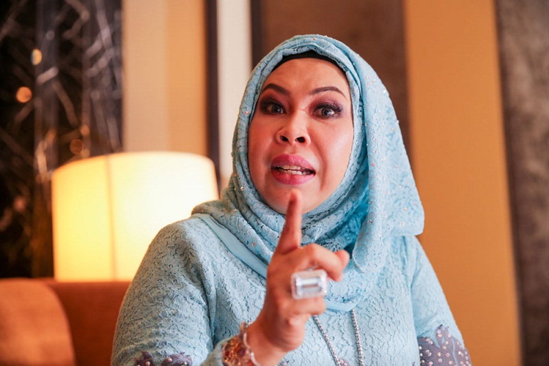 Datuk Seri Dr Hasmiza Othman, better known as Dr Vida, speaks during an interview at Kuala Lumpur, January 8, 2016. u00e2u20acu201d Picture by Choo Choy May