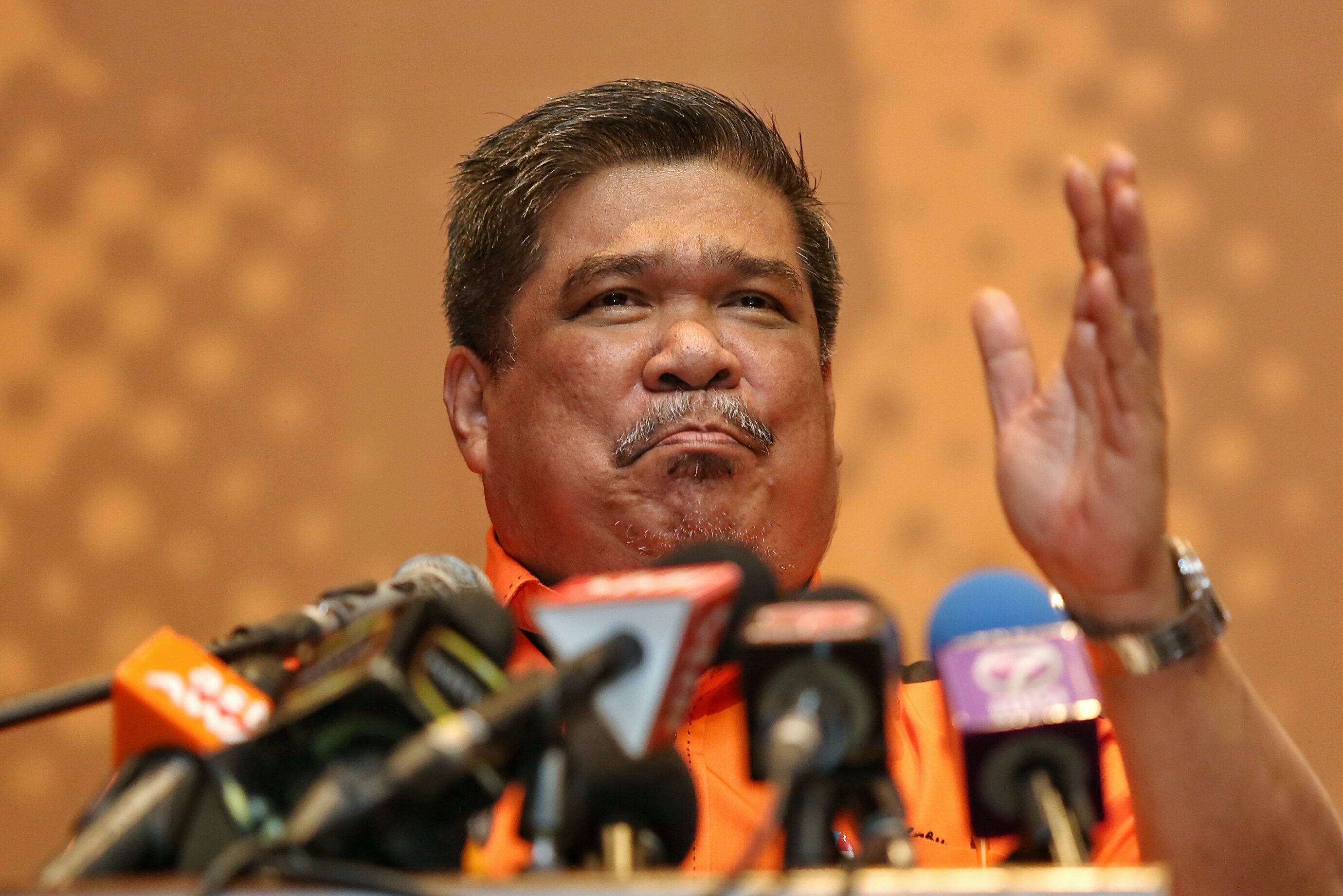 Parti Amanah Negara President Mohamad Sabu speaks at the Pakatan Harapan Leadership Conference in Shah Alam, January 9, 2016. u00e2u20acu201d Picture by Saw Siow Feng