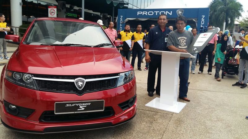 Norzahid Zahudi, Chief Executive Officer of PROTON Edar launching the contest.