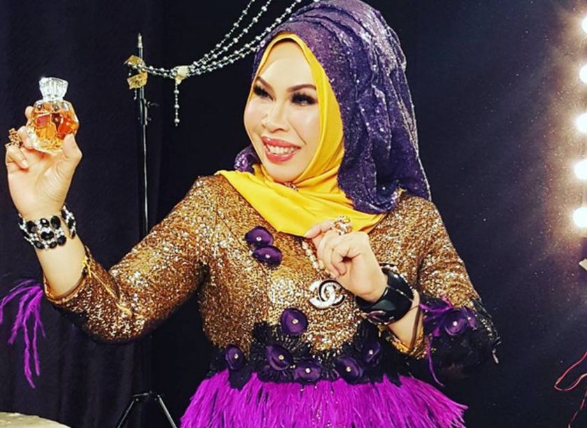 Datuk Seri Hasmiza Othman enggan melayan dakwaan produknya Qu Puteh Whitening Pro 9 disabotaj selepas didapati beracun. u00e2u20acu201d Foto ehsan Instagram/Dato Seri Vida