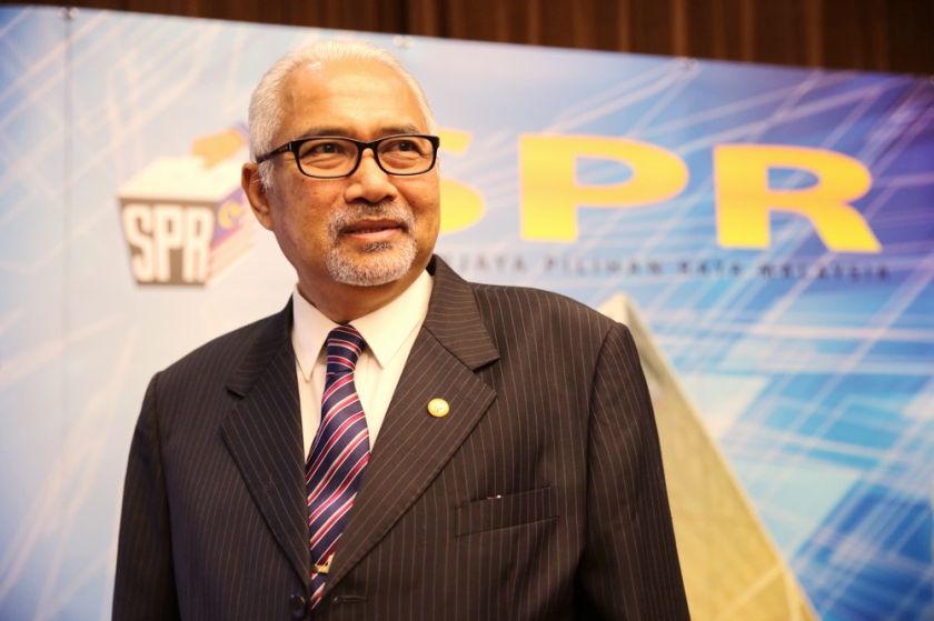 Datuk Seri Mohd Hashim Abdullah speaks at a press conference on his appointment as new SPR chairman, at Menara SPR , Putrajaya January 28, 2016. u00e2u20acu201d Picture by Choo Choy May