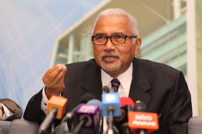 Datuk Seri Mohd Hashim Abdullah speaks at a press conference on his appointment as new SPR chairman, at Menara SPR , Putrajaya January 28, 2016. u00e2u20acu201d Picture by Choo Choy May