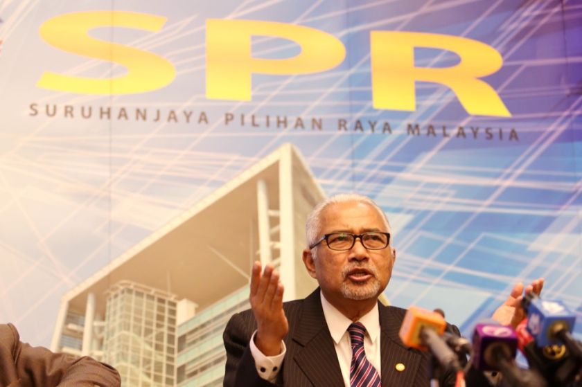 Datuk Seri Mohd Hashim Abdullah speaks at a press conference on his appointment as new SPR chairman, at Menara SPR , Putrajaya January 28, 2016. u00e2u20acu201d Picture by Choo Choy May