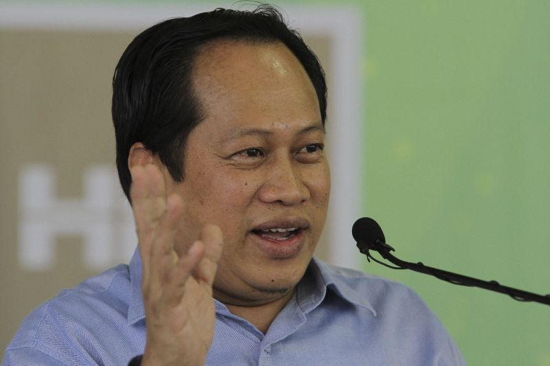 Deputy Minister of International Trade and Industry, Datuk Ahmad Maslan speaks after touring the Ramly Food Processing Centre in Kuala Lumpur, January 13, 2016. u00e2u20acu2022 Picture by Yusof Mat Isa