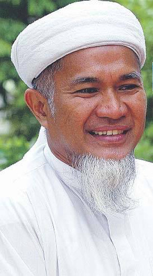 Actor Azmil Mustapha is in a stable condition after being admitted for breathing difficulties, his brother said today. u00e2u20acu201d Picture by Facebook/Azmil Mustapha