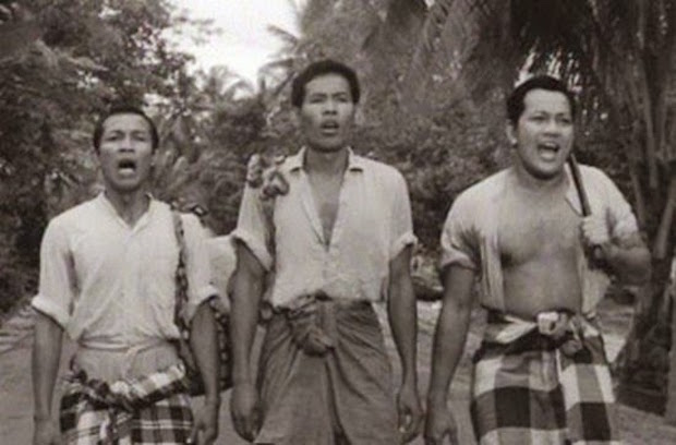 P. Ramlee in a scene from the black and white classic u00e2u20acu02dcBujang Lapoku00e2u20acu2122. u00e2u20acu201d Screen grab from YouTube