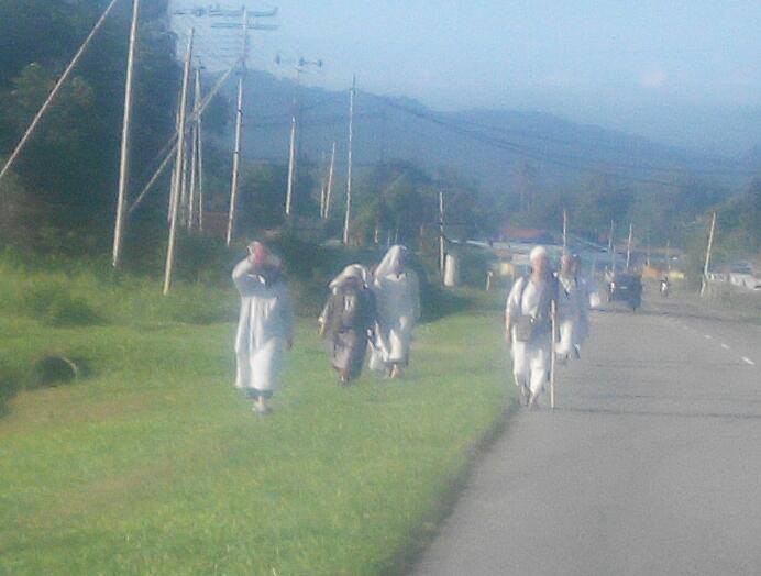 A Facebook user advised the public not to assume the worst when they see Islamic missionaries dressed in traditional prayer attire. u00e2u20acu201d Picture courtesy of Facebook/Mohd Hasbullah Sanmin