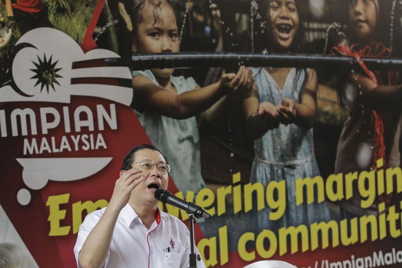 DAP Secretary General, Lim Guan Eng, speaks at the launch of Impian Malaysia Truck at Sunway Pyramid in Petaling Jaya, January 17, 2016. u00e2u20acu201d Picture by Yusof Mat Isa