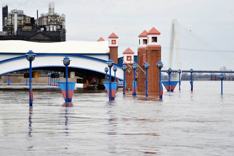 The Mississippi River is pictured flooding parts of downtown St. Louis, Missouri December 31, 2015. u00e2u20acu201d Reuters pic 