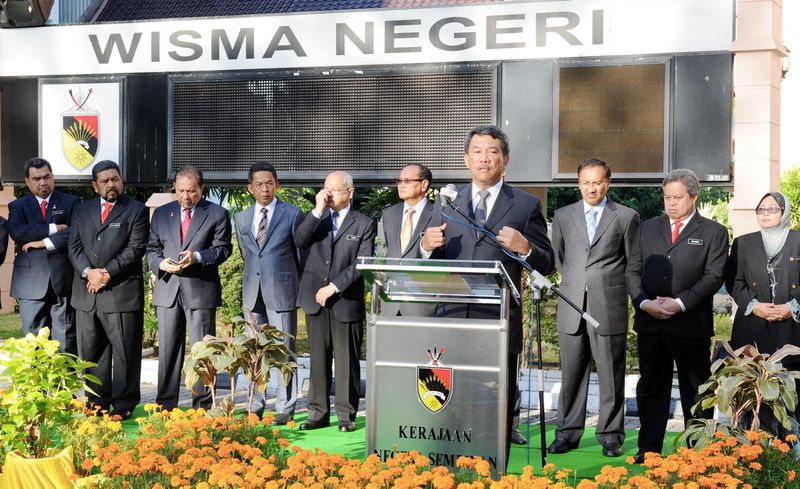 Datuk Seri Mohamad Hasan berucap pada Perhimpunan Bulanan Pentadbiran Kerajaan Negeri Sembilan di Wisma Negeri hari ini. u00e2u20acu201d Foto Bernama 