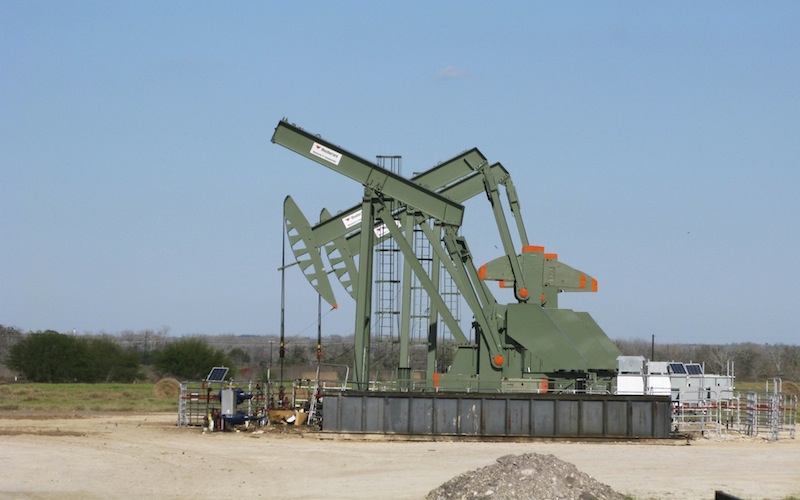 A pump jack stands idle in Dewitt County, Texas January 13, 2016.u00c2u00a0u00e2u20acu201du00c2u00a0Reuters pic
