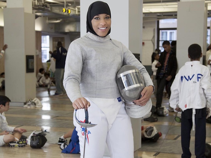 Ibtihaj Muhammad akan mewakili Amerika Syarikat dalam Sukan Olimpik sambil memakai hijab. u00e2u20acu201d Foto ehsan Instagram/Ibtihaj Muhammad