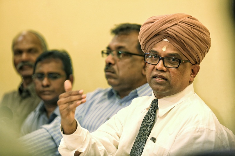 Pertubuhan Rapat Malaysia president A. Rajaretinam (right) speaks to reporters during a press conference in Kuala Lumpur on February 17, 2016. u00e2u20acu201d Picture by Saw Siow Feng