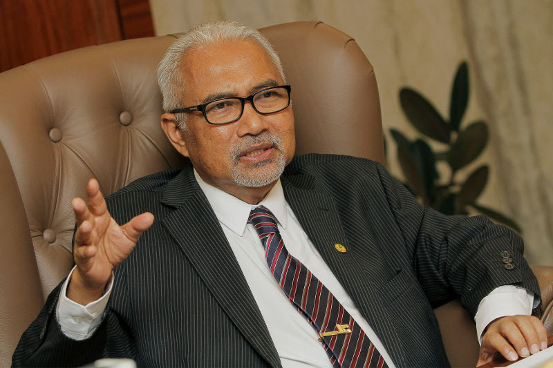 Election Commission chairman, Datuk Seri Hashim Abdullah speaks to Malay Mail Online during an interview at his office in Putrajaya, Feb 23, 2016. u00e2u20acu201d Picture by Yusof Mat Isa