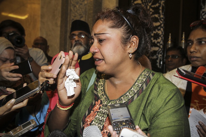 S. Deepa speaks to members of the media at the Federal Court in Putrajaya. u00e2u20acu201d Picture by Yusoff Mat Isa 