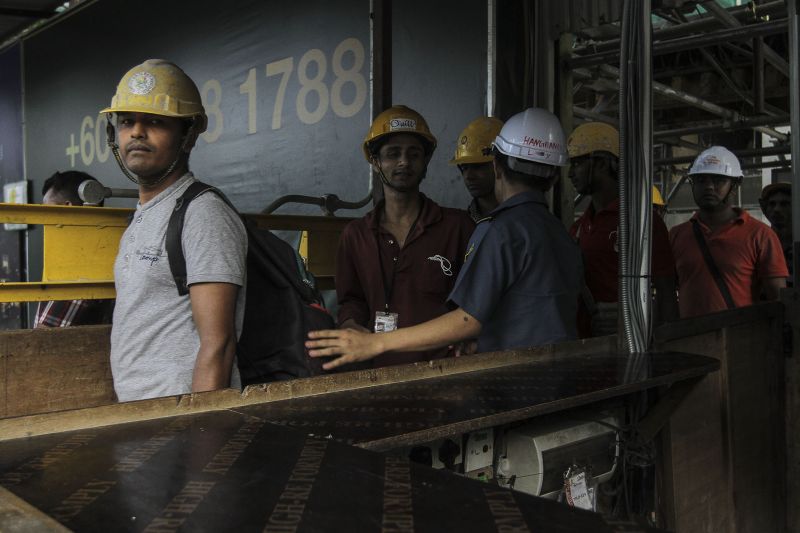 Foreign workers at a construction site in Kuala Lumpur, February 16, 2016. u00e2u20acu2022 Picture by Yusof Mat Isa