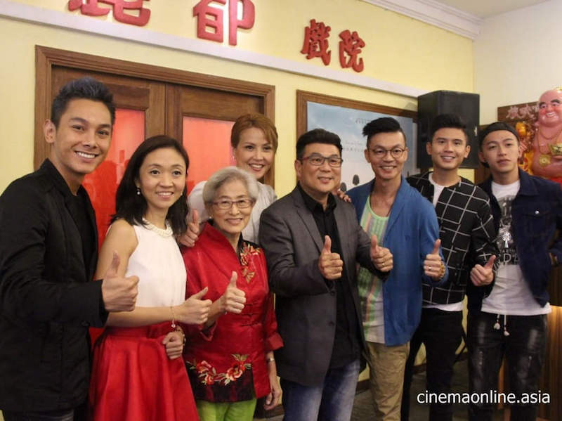 Jack Neo (centre) joked that he hopes u00e2u20acu02dcLong Long Time Agou00e2u20acu2122 wonu00e2u20acu2122t lose out to u00e2u20acu02dcThe Mermaidu00e2u20acu2122. u00e2u20acu201d CinemaOnline pic