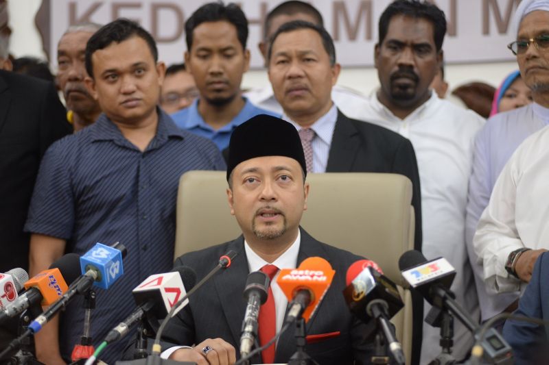 Datuk Seri Mukhriz Mahathir announcing his resignation as Kedah menteri besar in Alor Setar, Kedah, February 3, 2016. u00e2u20acu2022 Picture by KE Ooi
