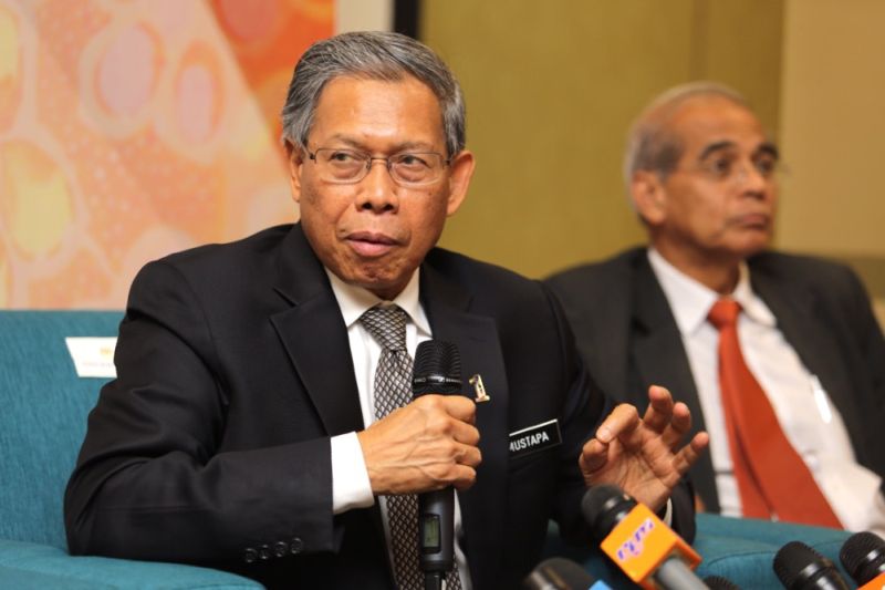Datuk Seri Mustapa Mohamed speaks at the Bumiputra halal industry forum at Menara MITI, Kuala Lumpur, February 29, 2016. u00e2u20acu2022 Picture by Choo Choy May