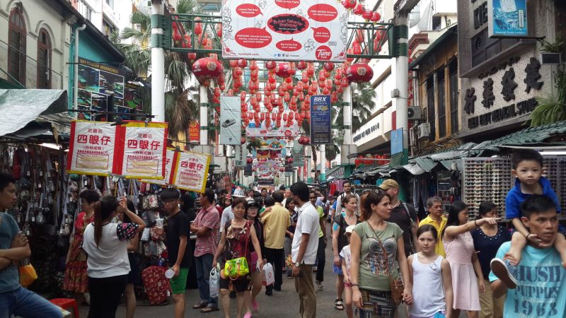 Tourists and locals throng Petaling Street in Kuala Lumpur on the third day of Chinese New Year. Picture released February 11, 2016. u00e2u20acu2022 Bernama pic