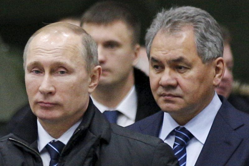 President Putin (left) and Defence Minister Sergei Shoigu visit the Kamaz truck manufacturing plant in Naberezhnye Chelny in Tatarstan, Russia, February 12, 2016. REUTERS/Alexander Zemlianichenko/Pool