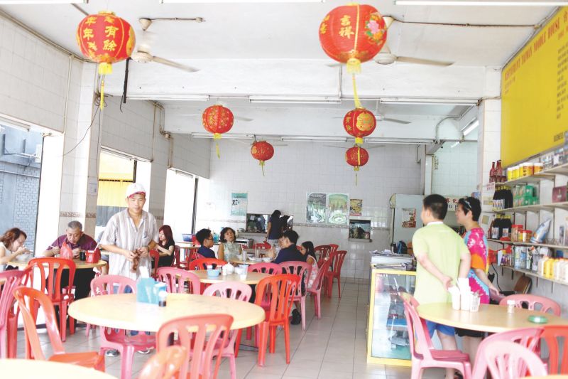 Many business owners have lamented that because their profits have dipped since last year due to the sluggish economy, many of them have to remain open even during major festive celebrations. u00e2u20acu201d Picture by Ahmad Zamzahuri