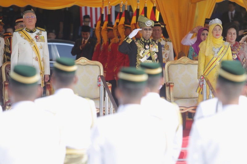 Yang di-Pertuan Agong Tuanku Abdul Halim Muu00e2u20acu2122adzam Shah and Prime Minister Datuk Seri Najib Razak (left) during the first Parliament meeting of the year, in Kuala Lumpur March 7, 2016. u00e2u20acu201d Picture by Choo Choy May
